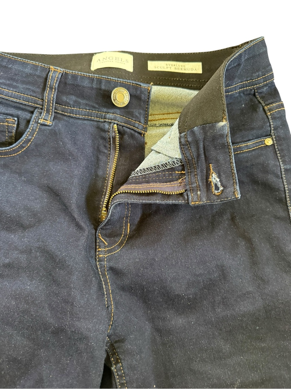 Womens Angels Forever Young Roll-Cuff Denim Bermuda Shorts EUC Size 8/29 - Picture 6 of 9